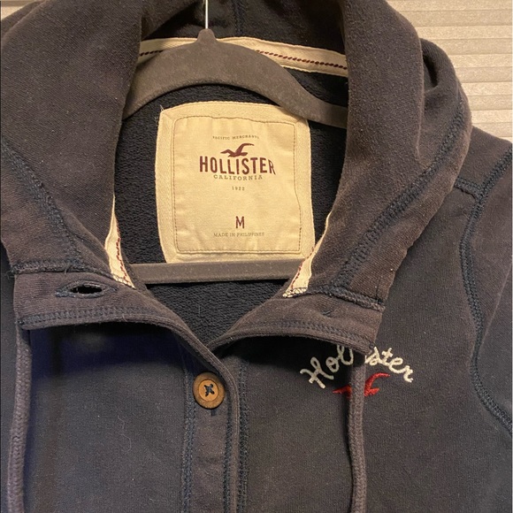 Vintage Hollister woman’s small button-up hooded cardigan! - Picture 2 of 4